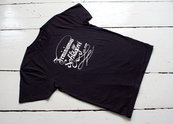 "Feminismus oder Schlägerei" – Shirt – Bild 3