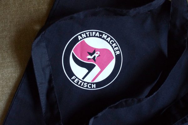 Antifa-Macker-Fetisch-Beutel